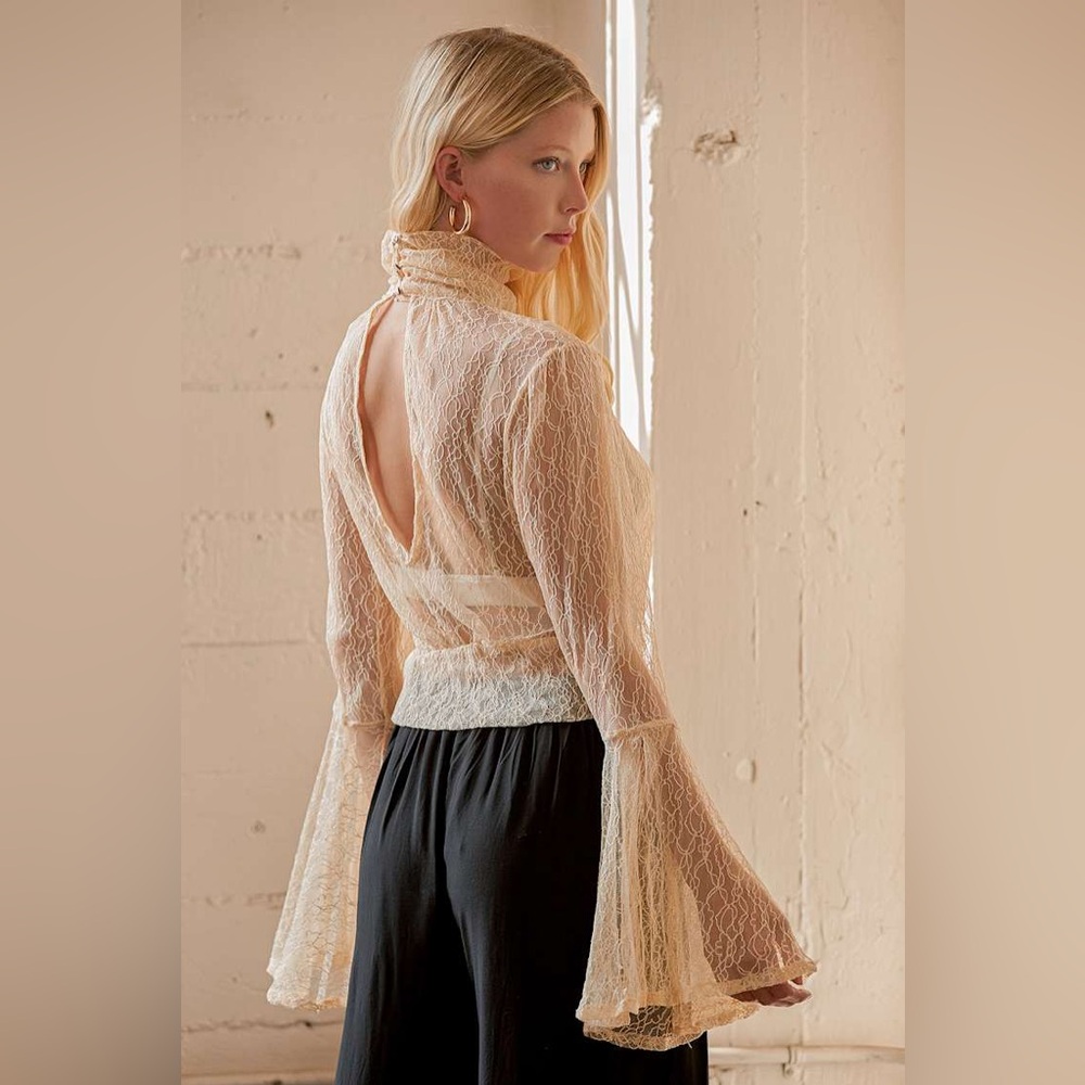 Free People Rule Breaker Lace Bell Sleeve Blouse - Ivory - Size Extra Small XS - Picture 2 of 16